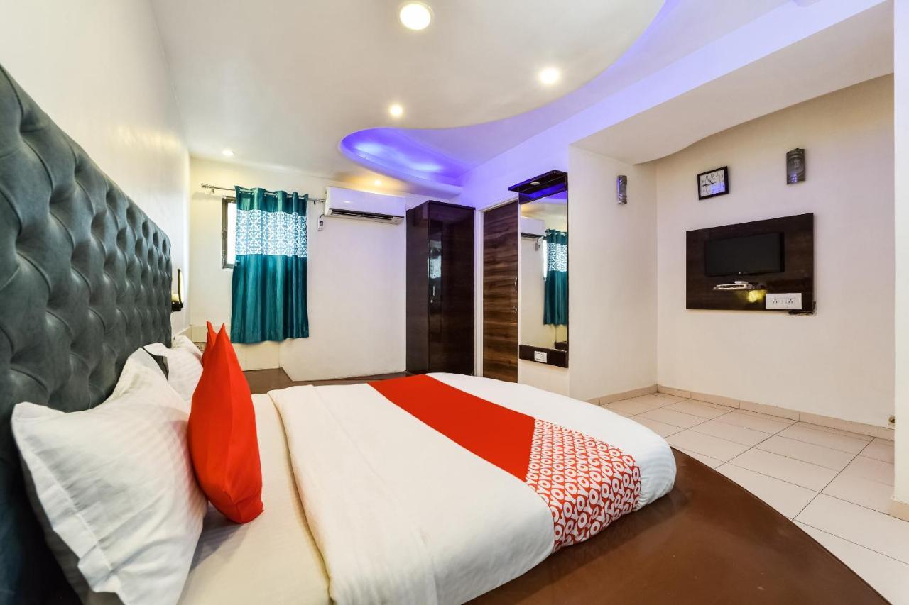 Collection O 11650 Hotel Grand Apple Ahmedabad Exterior photo